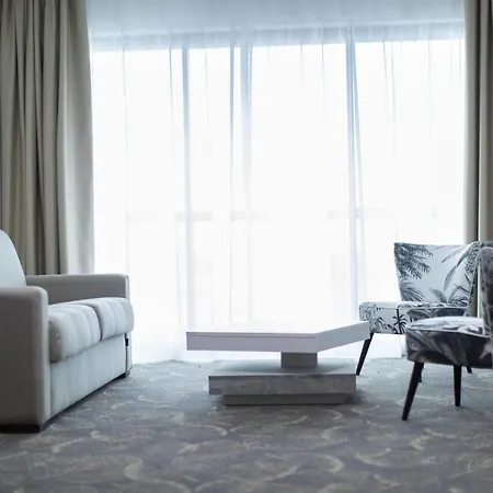 Le Barracuda & Spa, Centre Port, Pieds Dans L'eau, Vue מלון דירות ברסט