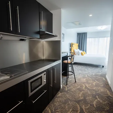 Le Barracuda & Spa, Centre Port, Pieds Dans L'eau, Vue מלון דירות 4*