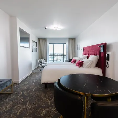 Le Barracuda & Spa, Centre Port, Pieds Dans L'eau, Vue 4*