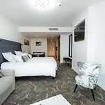 Le Barracuda & Spa, Pieds Dans L'eau, Vue Mer, Espace Bien-etre Offert Aparthotel