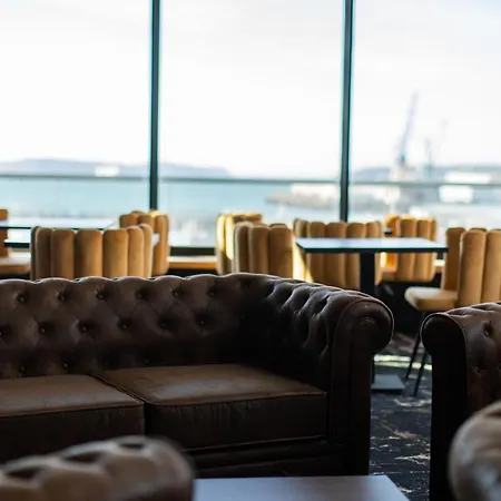 Le Barracuda & Spa, Centre Port, Pieds Dans L'eau, Vue