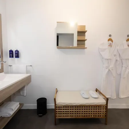 아파트호텔 Le Barracuda & Spa, Centre Port, Pieds Dans L'eau, Vue 4*