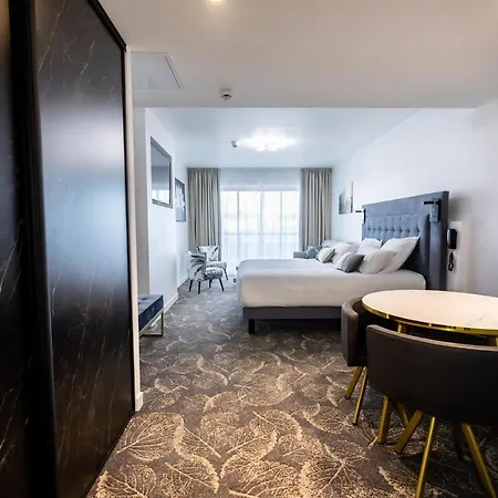 Le Barracuda & Spa, Centre Port, Pieds Dans L'eau, Vue