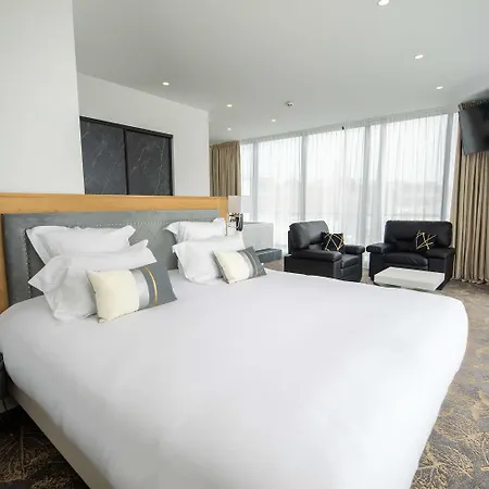 Aparthotel Le Barracuda & Spa, Centre Port, Pieds Dans L'eau, Vue Brest