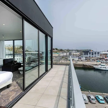 Le Barracuda & Spa, Pieds Dans L'eau, Vue Mer, Espace Bien-etre Offert Brest
