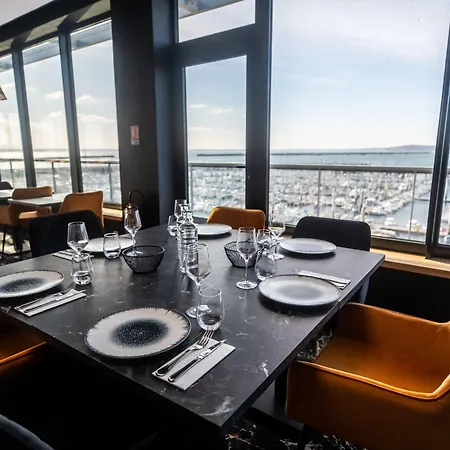 Hotel apartamentowy Le Barracuda & Spa, Pieds Dans L'eau, Vue Mer, Espace Bien-etre Offert 4*