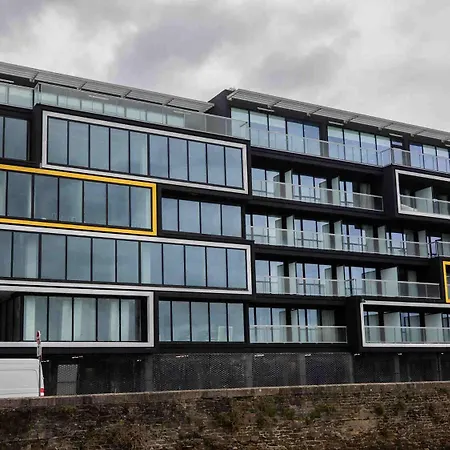 Aparthotel Le Barracuda & Spa, Centre Port, Pieds Dans L'eau, Vue Brest