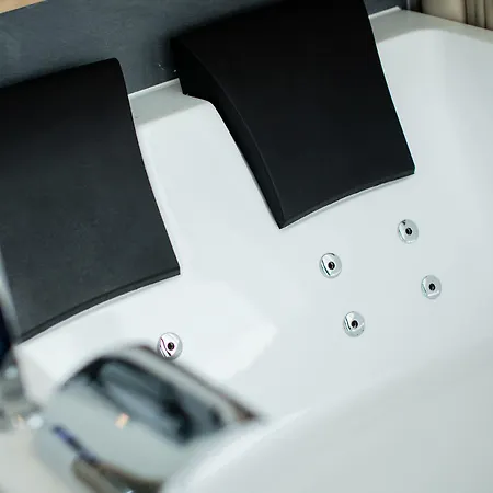 Aparthotel Le Barracuda & Spa, Centre Port, Pieds Dans L'eau, Vue 4*