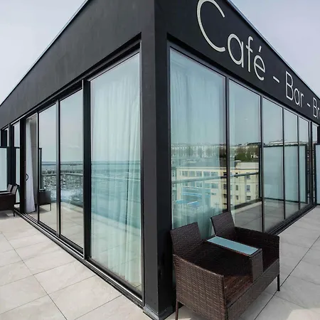 Aparthotel Le Barracuda & Spa, Centre Port, Pieds Dans L'eau, Vue Brest