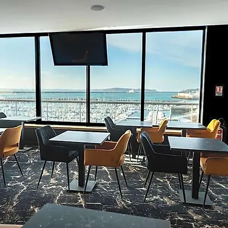Le Barracuda & Spa, Pieds Dans L'eau, Vue Mer, Espace Bien-etre Offert Brest