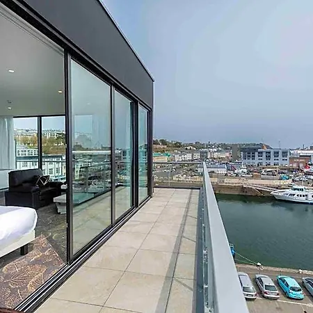Le Barracuda & Spa, Pieds Dans L'eau, Vue Mer, Espace Bien-etre Offert Aparthotel 4*