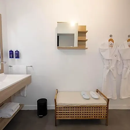 Aparthotel Le Barracuda & Spa, Pieds Dans L'eau, Vue Mer, Espace Bien-etre Offert 4*