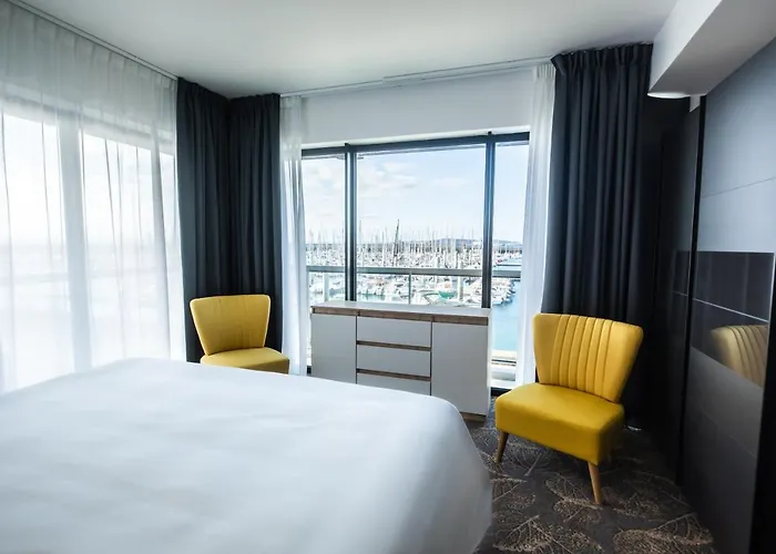 Le Barracuda & Spa, Pieds Dans L'eau, Vue Mer, Espace Bien-etre Offert Brest