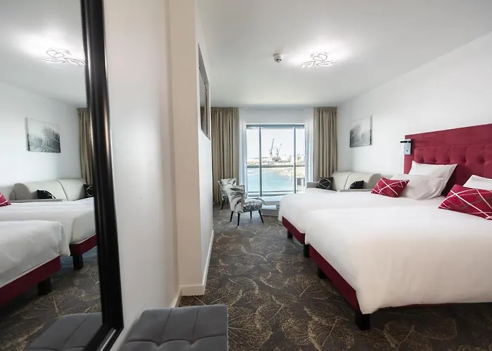 Апарт-готель Le Barracuda & Spa, Pieds Dans L'eau, Vue Mer, Espace Bien-etre Offert 4*