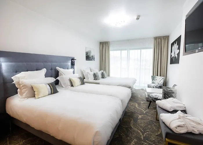 Апарт-готель Le Barracuda & Spa, Pieds Dans L'eau, Vue Mer, Espace Bien-etre Offert 4*