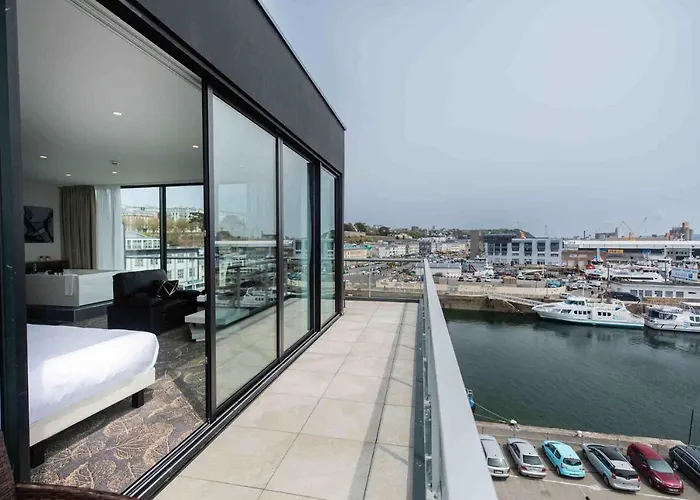 Aparthotel Le Barracuda & Spa, Pieds Dans L'eau, Vue Mer, Espace Bien-etre Offert 4*