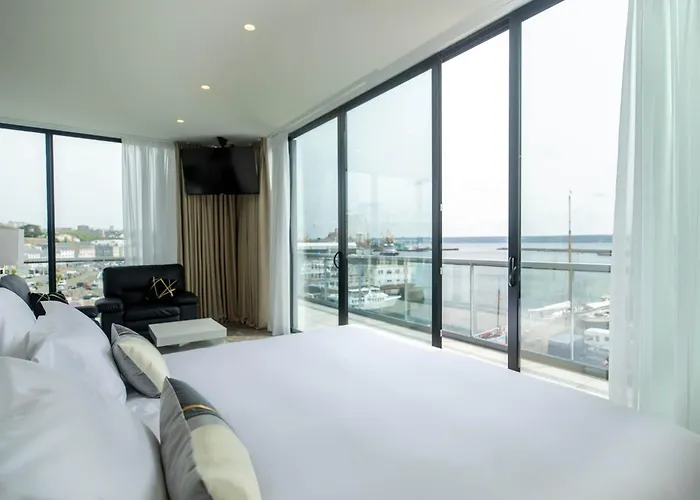 Le Barracuda & Spa, Pieds Dans L'eau, Vue Mer, Espace Bien-etre Offert 4*