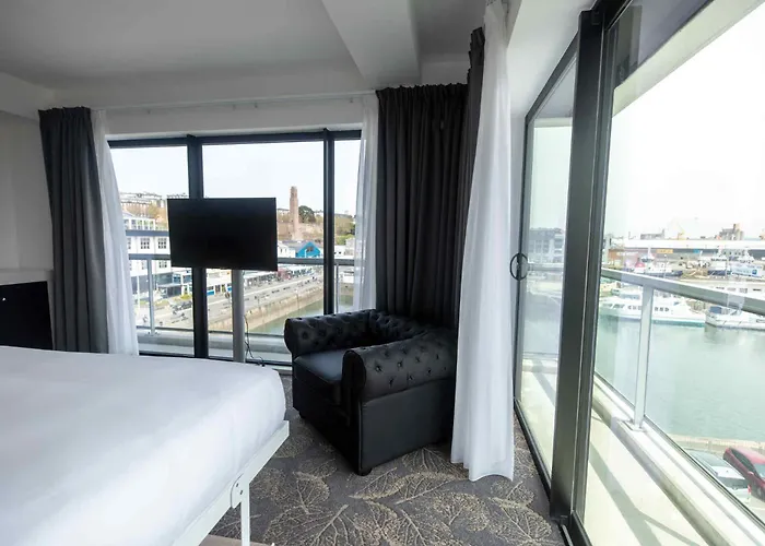 Le Barracuda & Spa, Pieds Dans L'eau, Vue Mer, Espace Bien-etre Offert Брест