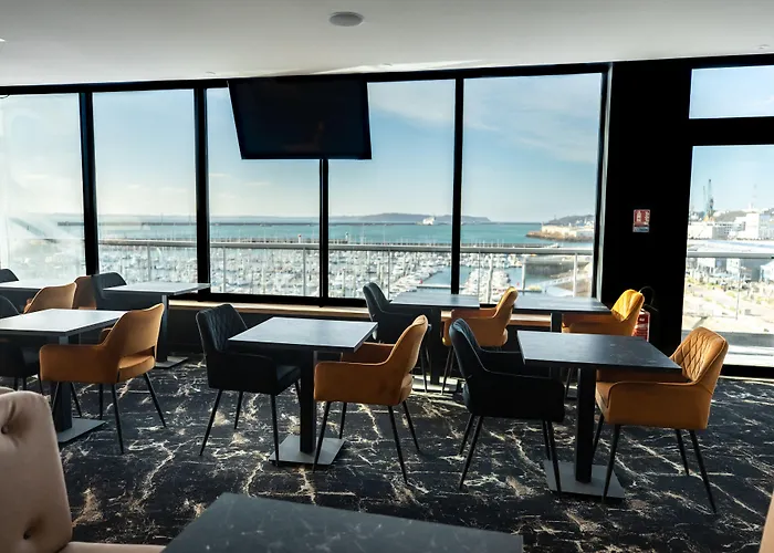 Le Barracuda & Spa, Pieds Dans L'eau, Vue Mer, Espace Bien-etre Offert Апарт-готель Брест