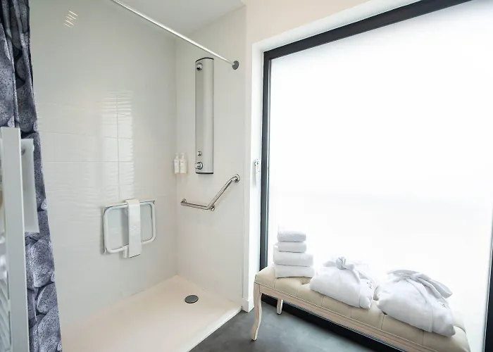 Апарт-готель Le Barracuda & Spa, Pieds Dans L'eau, Vue Mer, Espace Bien-etre Offert Брест